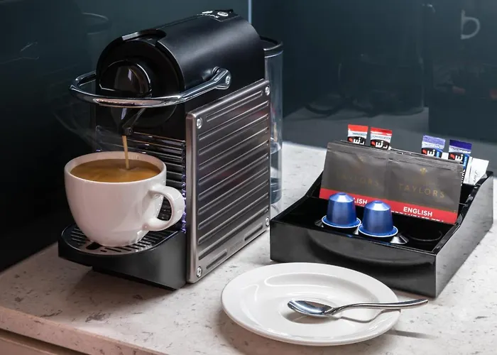 Affordable Hotels at London's Vibrant Piccadilly Circus