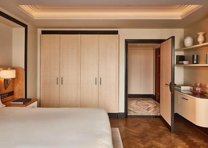Best Luxury Hotels in London for Opulent Stays