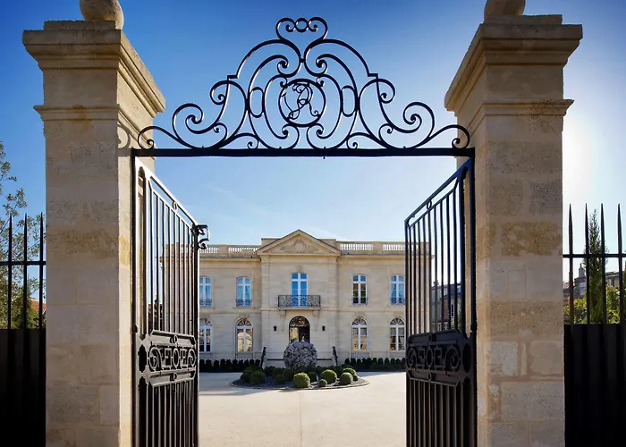 Finest Bordeaux Hotels with Pristine Pools