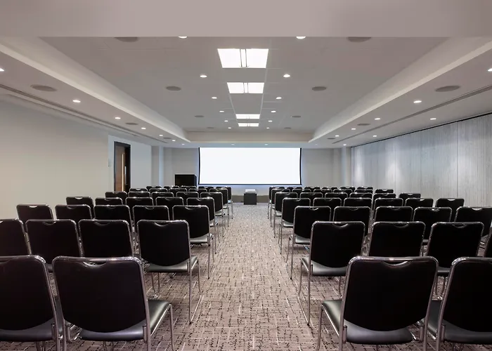 Top Hotels in London with On-Site Parking